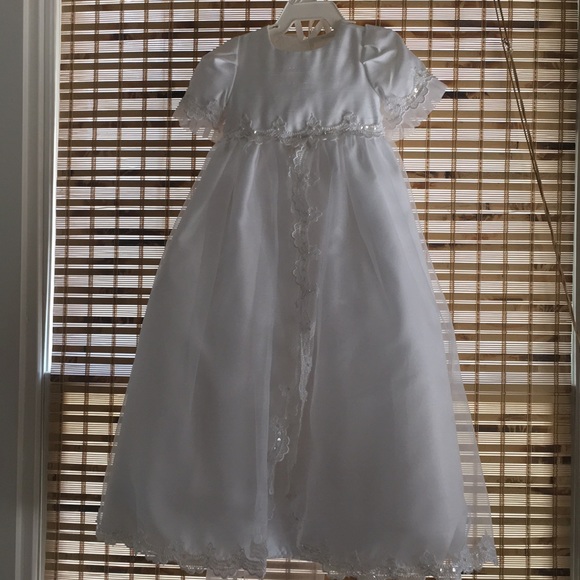 Elegant Baptism/Christening Gown w/ Bonnet - Picture 1 of 5
